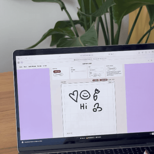 Auf dem Bild sieht man einen aufgeklappten Laptop. Dort ist man bei Sunny Miles Studio auf der Seite Draw your own Seite und es werden gerade verscheidene Motive gemalt.
